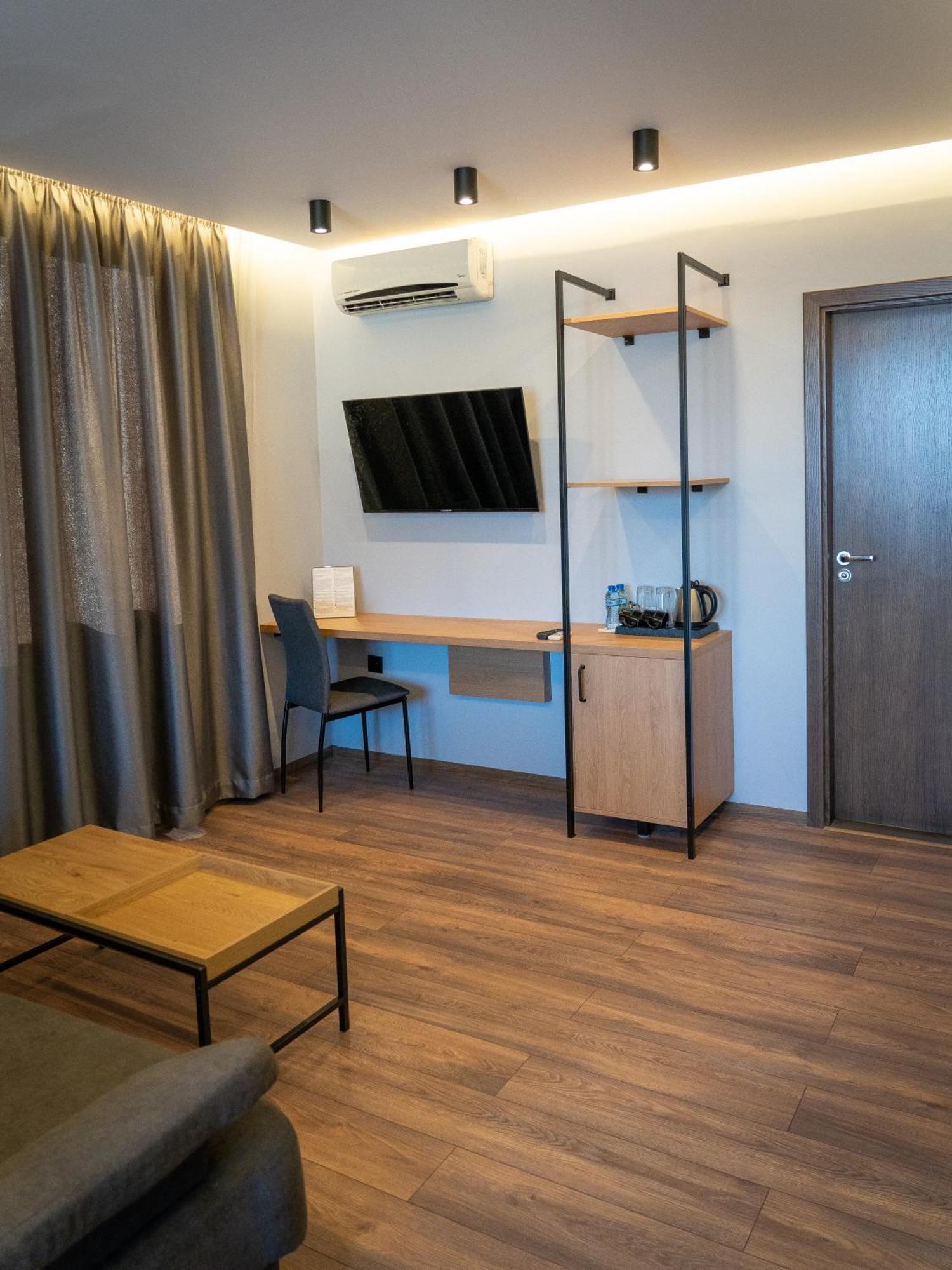 Family Hotel Pak Tam Karlovo Buitenkant foto